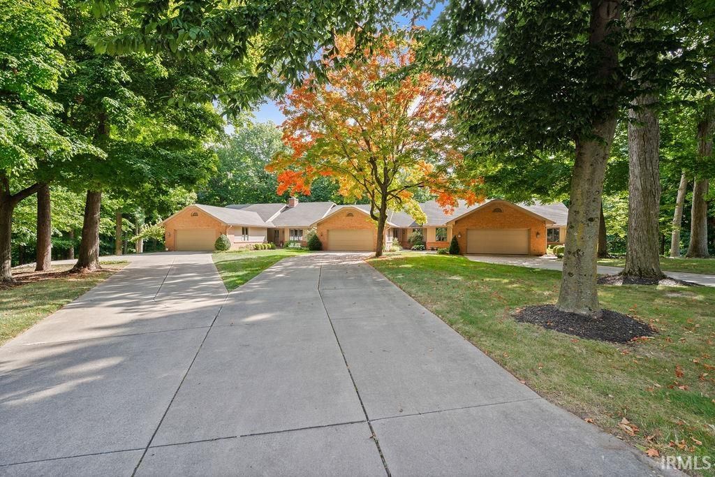 Photo for 3264 WOODHAVEN Trail, Kokomo, IN 46902 (MLS # 202536679)
