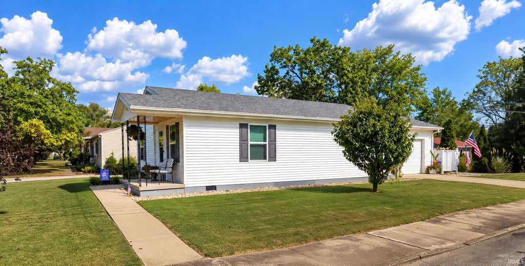 Photo of 2251 E Indiana Street, Evansville, IN 47711 (MLS # 202637000)