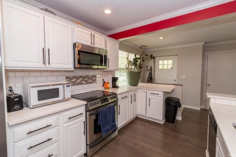 Tiny photo for 51795 Juniper Road, South Bend, IN 46637 (MLS # 202619329)