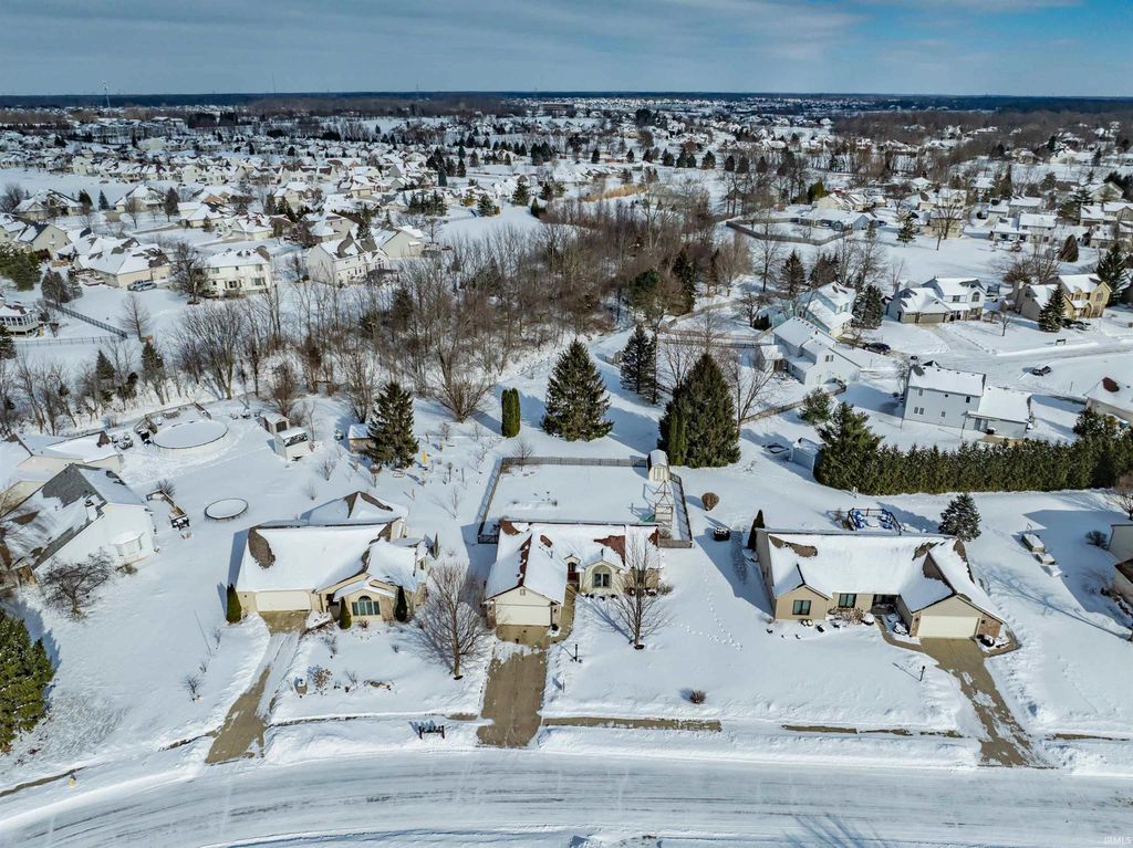 Photo of 1809 Monet Drive, Fort Wayne, IN 46845 (MLS # 202603006)