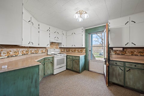 Tiny photo for 8849 E 100 S Road, Marion, IN 46953 (MLS # 202609537)
