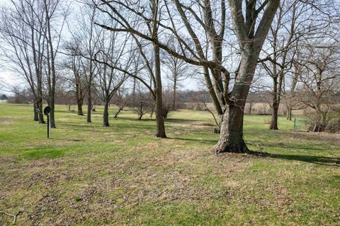 Tiny photo for 8849 E 100 S Road, Marion, IN 46953 (MLS # 202609537)