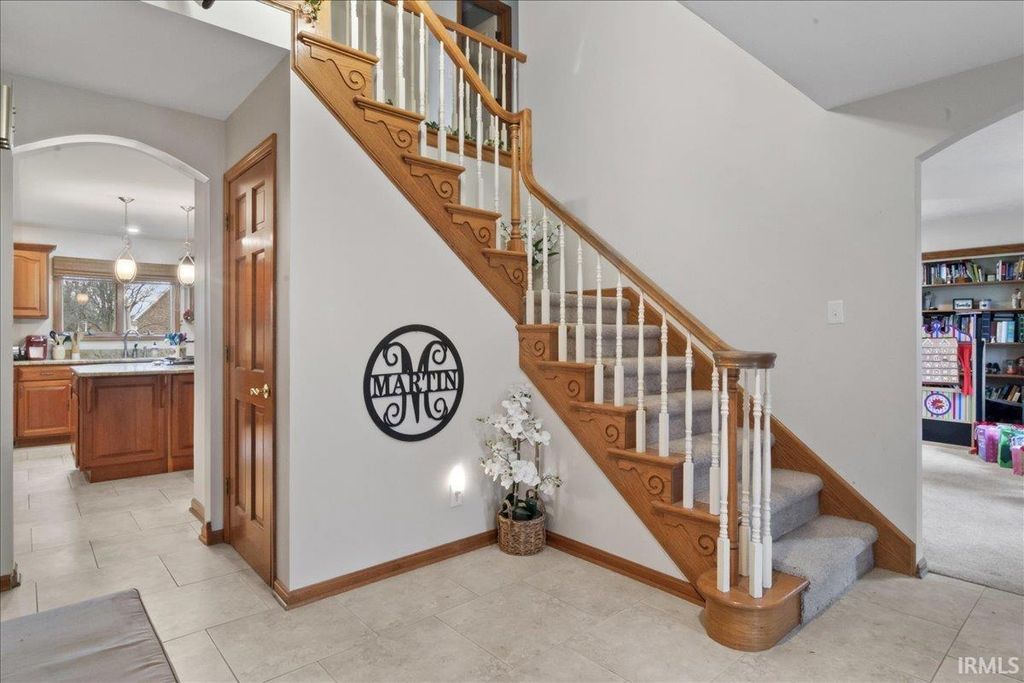 Photo of 901 Greengate Court, Evansville, IN 47715 (MLS # 202548771)