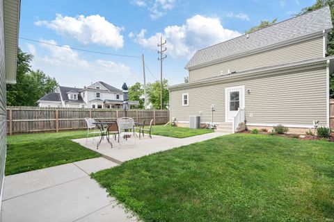 Tiny photo for 748 S Washington Street, Kokomo, IN 46902 (MLS # 202624088)