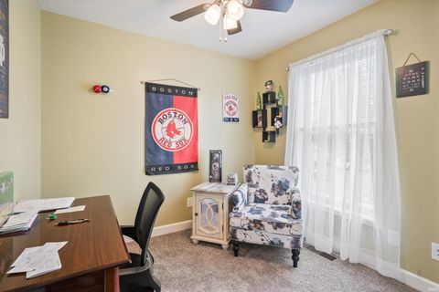 Tiny photo for 748 S Washington Street, Kokomo, IN 46902 (MLS # 202624088)