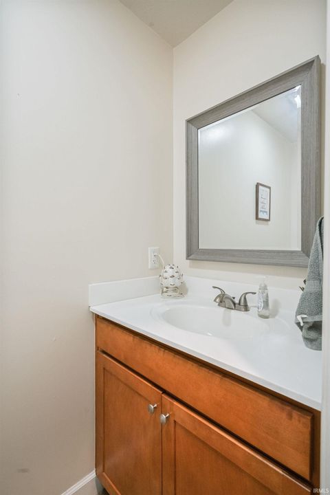 Tiny photo for 748 S Washington Street, Kokomo, IN 46902 (MLS # 202624088)