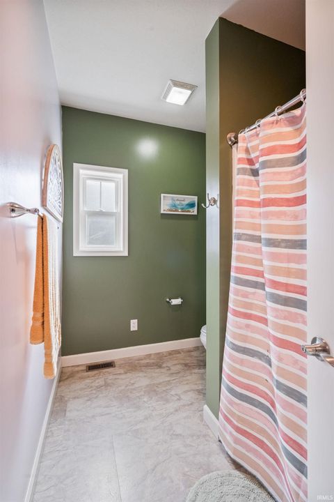 Tiny photo for 748 S Washington Street, Kokomo, IN 46902 (MLS # 202624088)