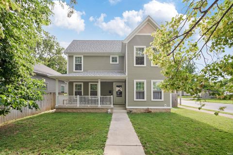 Photo of 748 S Washington Street, Kokomo, IN 46902 (MLS # 202624088)