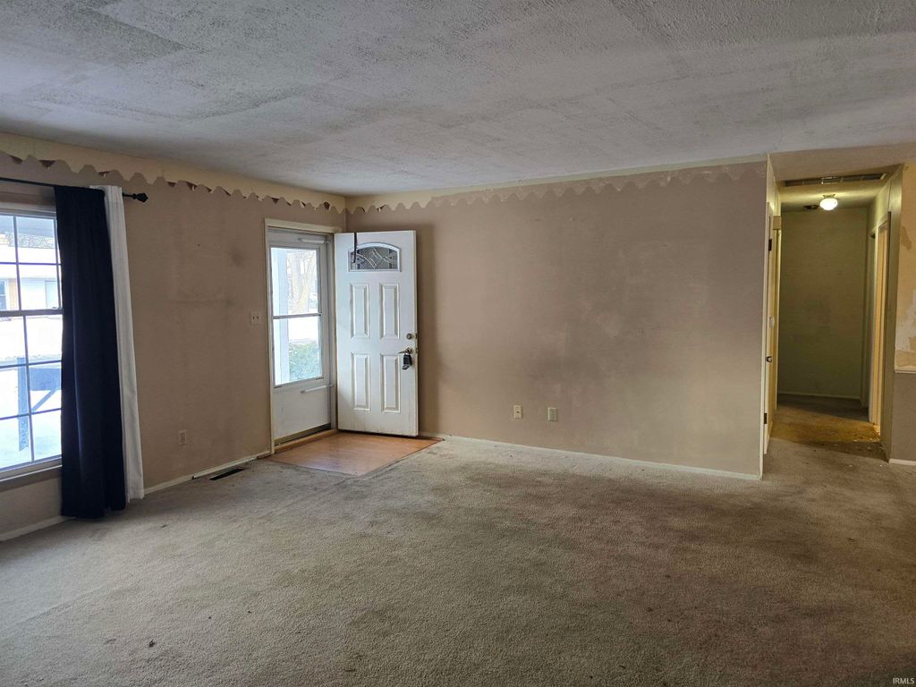 Photo of 2207 Legoma Drive, Fort Wayne, IN 46819 (MLS # 202603752)