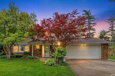 Photo of 5323 Fernwood Avenue, Fort Wayne, IN 46809 (MLS # 202618398)