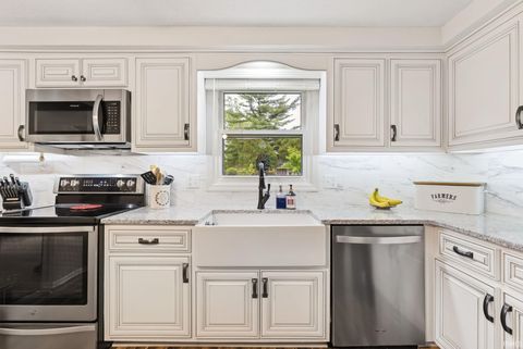 Tiny photo for 5323 Fernwood Avenue, Fort Wayne, IN 46809 (MLS # 202618398)