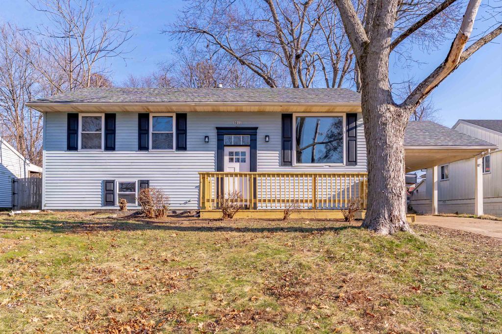 Photo of 5011 Manor Court, Evansville, IN 47710 (MLS # 202549274)