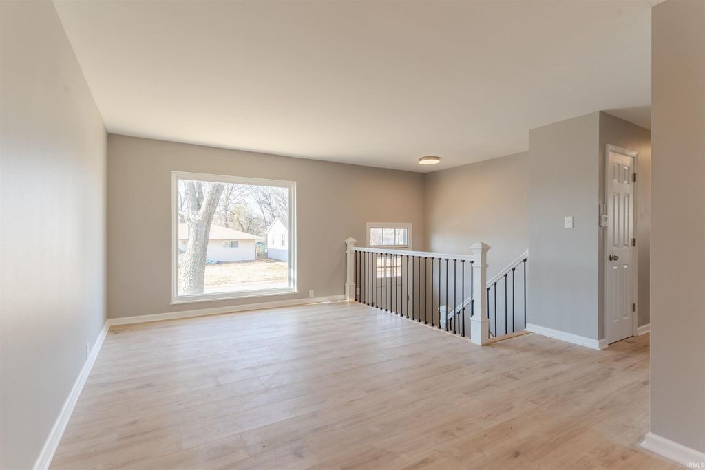 Photo of 5011 Manor Court, Evansville, IN 47710 (MLS # 202549274)