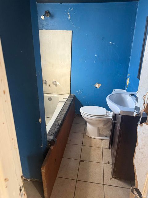 Tiny photo for 710 E Jefferson Street, Kokomo, IN 46901 (MLS # 202540786)