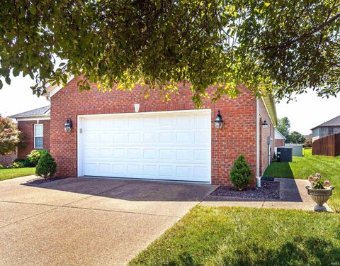 Tiny photo for 3701 Cobblefield Drive, Evansville, IN 47711 (MLS # 202630319)