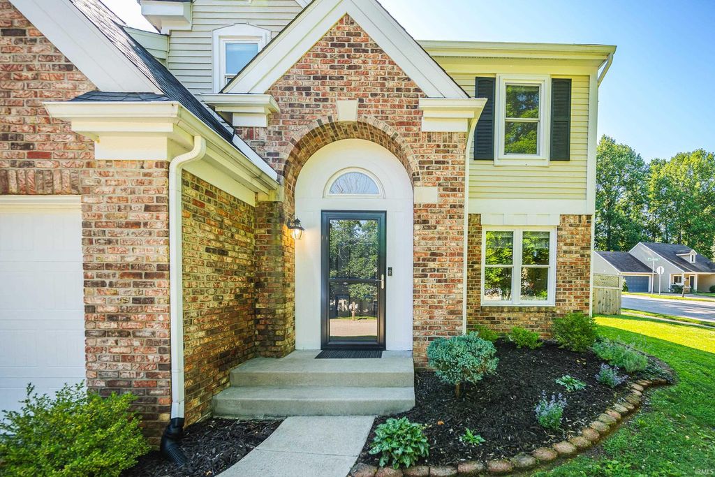 Photo of 2145 S White Tail Run, Bloomington, IN 47401 (MLS # 202626069)