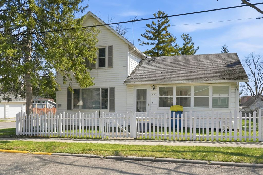 Photo of 601 S Martha Street, Angola, IN 46703 (MLS # 202612262)