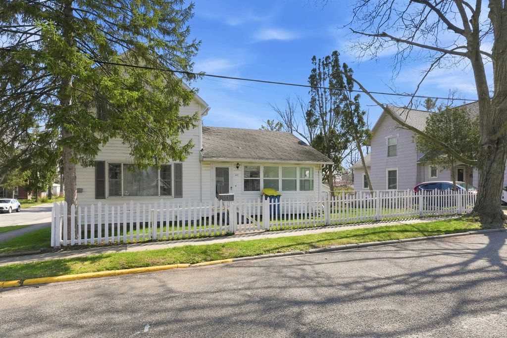 Photo of 601 S Martha Street, Angola, IN 46703 (MLS # 202612262)