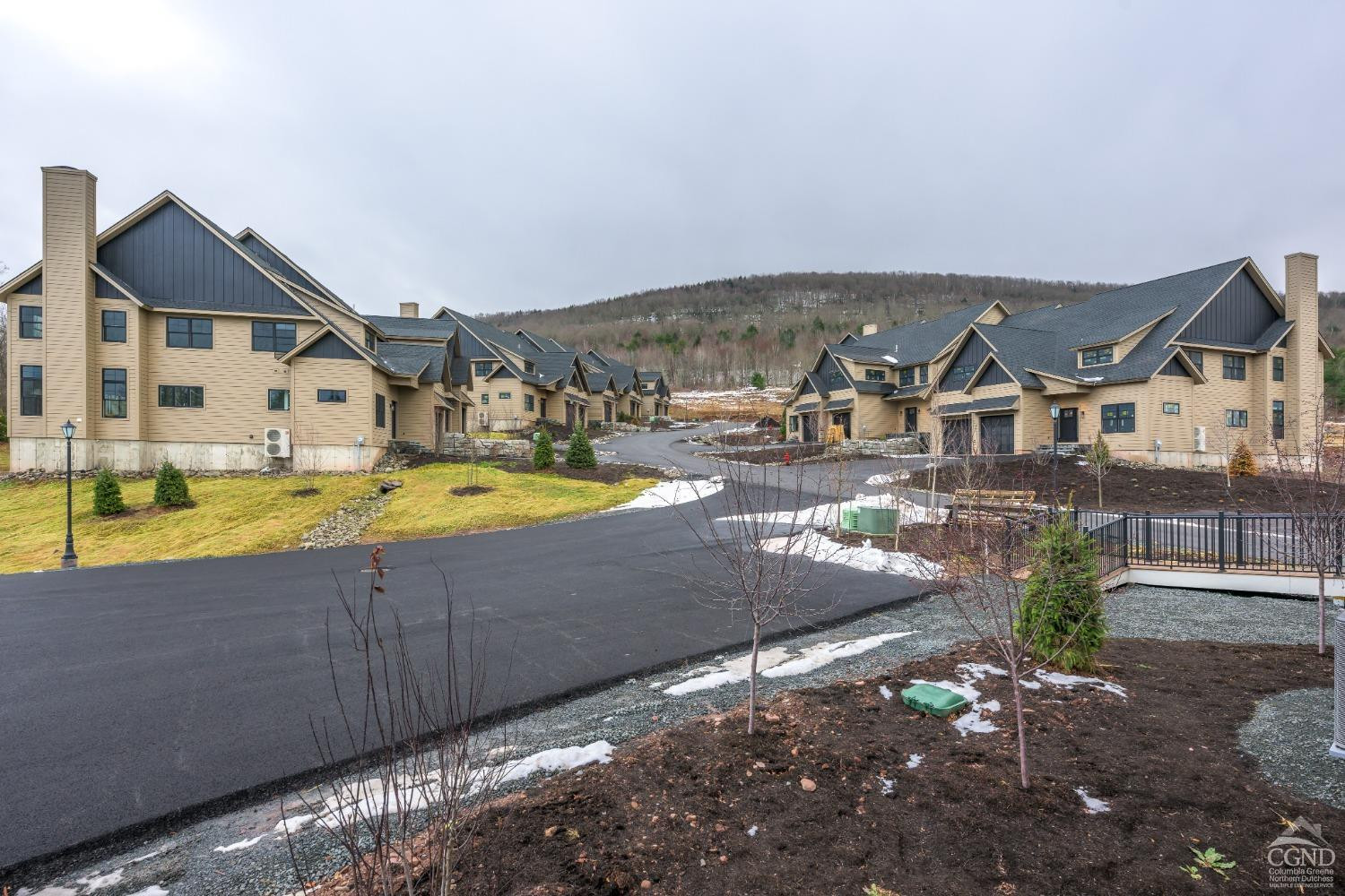 15 Stonewall Lane, Windham, New York - 5 Bedrooms  
5 Bathrooms  
15 Rooms - 