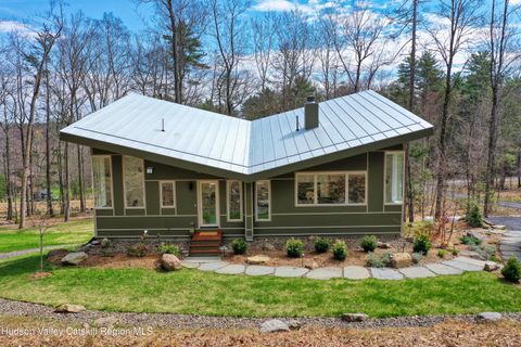 Photo of 780 Oakwood Circle, Stone Ridge, NY 12484 (MLS # 20261567)