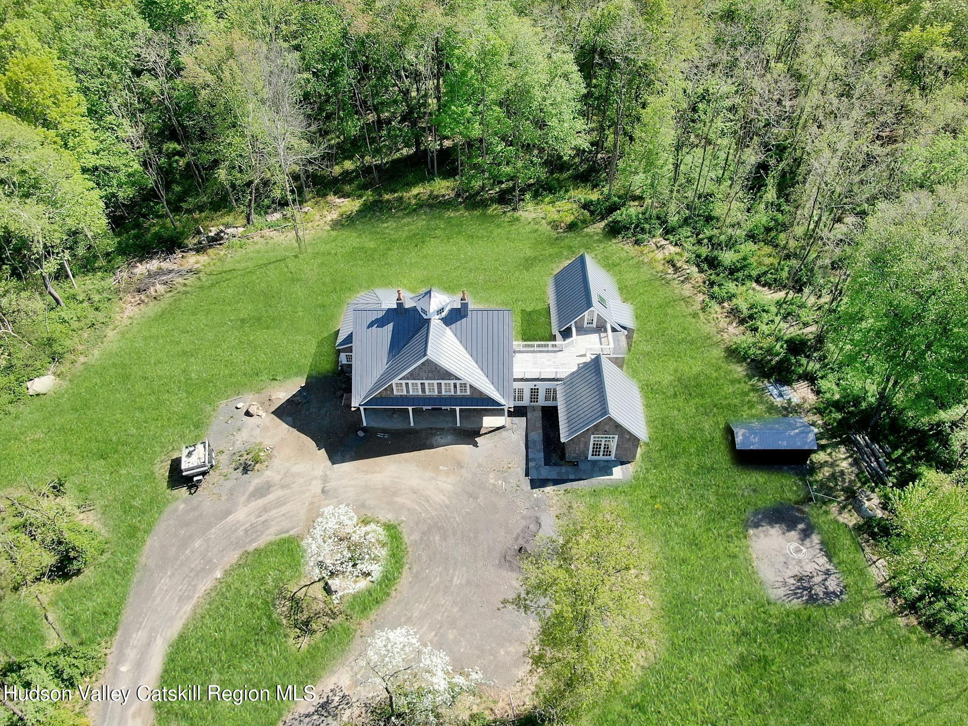120 Dashville Road, New Paltz, New York - 3 Bedrooms  
3 Bathrooms  
15 Rooms - 