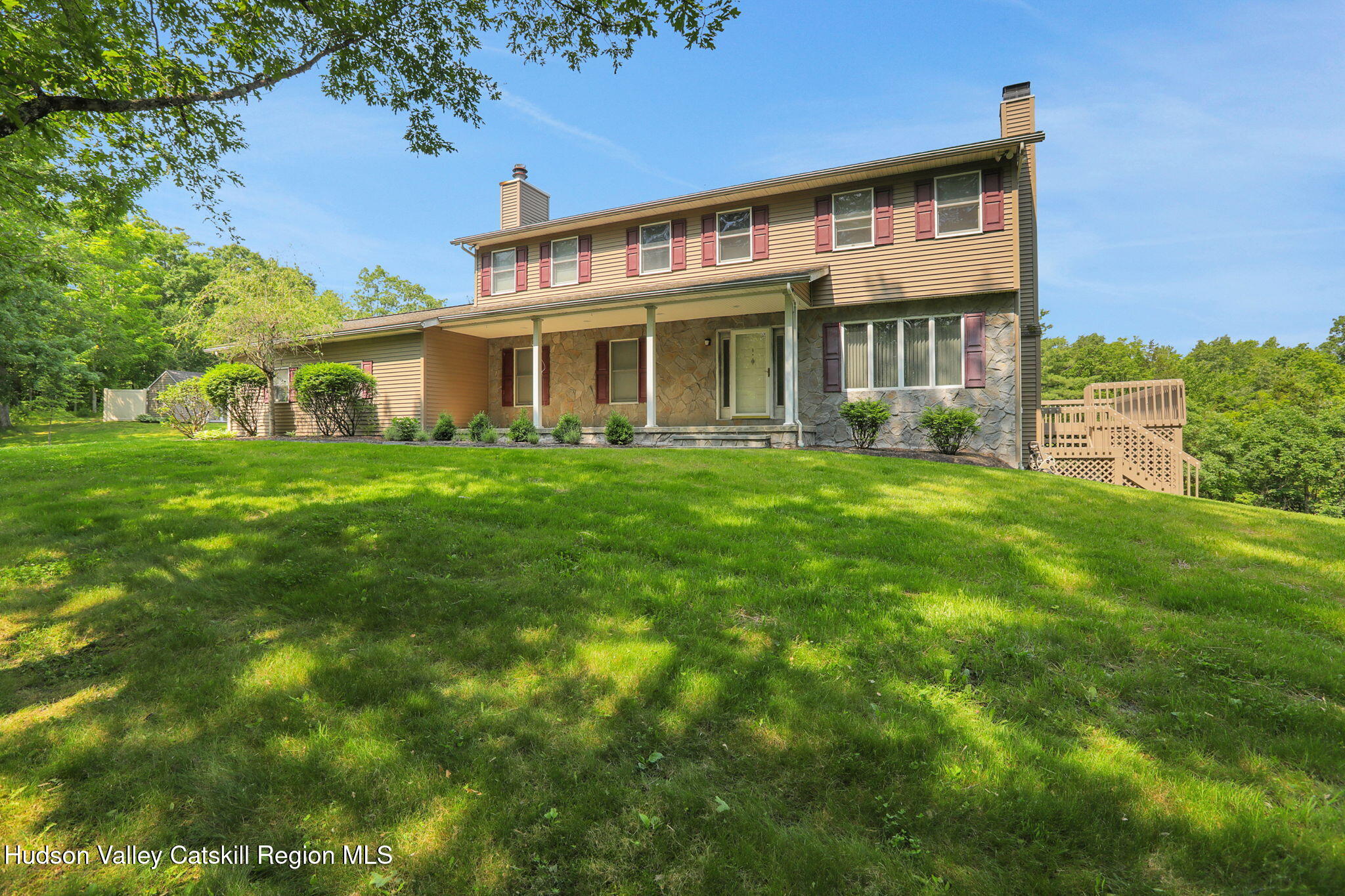14 Glenerie Lane, Saugerties, New York - 3 Bedrooms  
4 Bathrooms  
12 Rooms - 