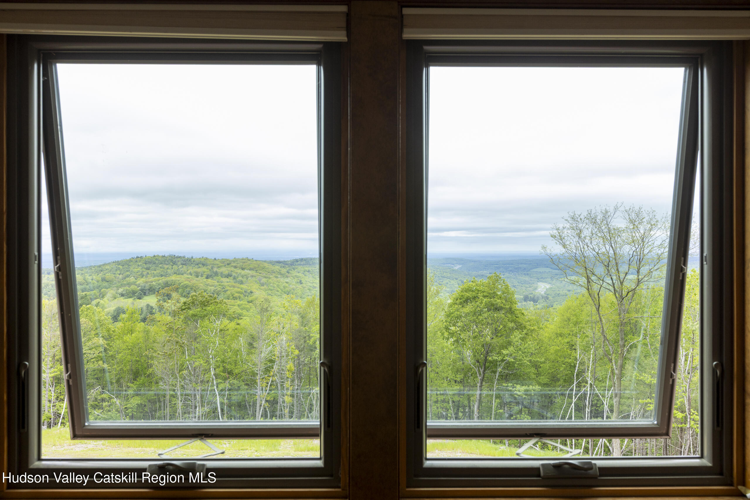 East Chatham, New York 12060, United States, 3 Bedrooms Bedrooms, ,3 BathroomsBathrooms,Residential,Active,151677