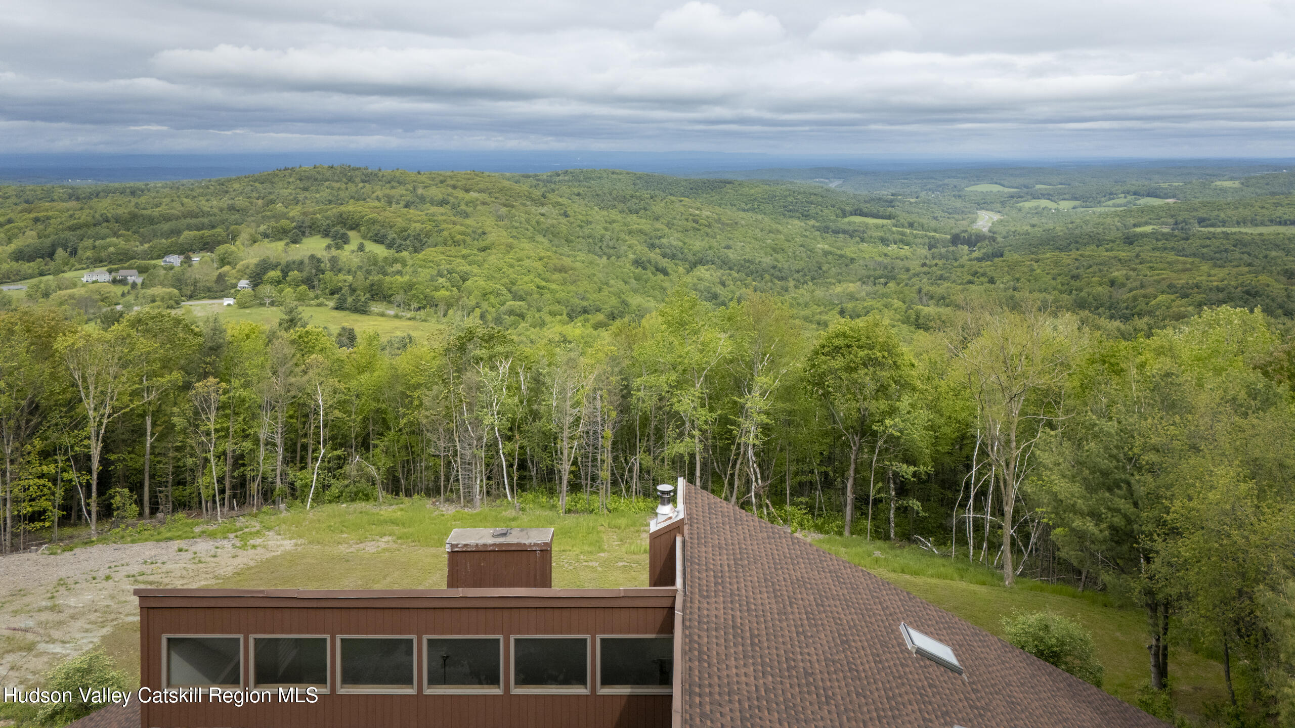 East Chatham, New York 12060, United States, 3 Bedrooms Bedrooms, ,3 BathroomsBathrooms,Residential,Active,151677
