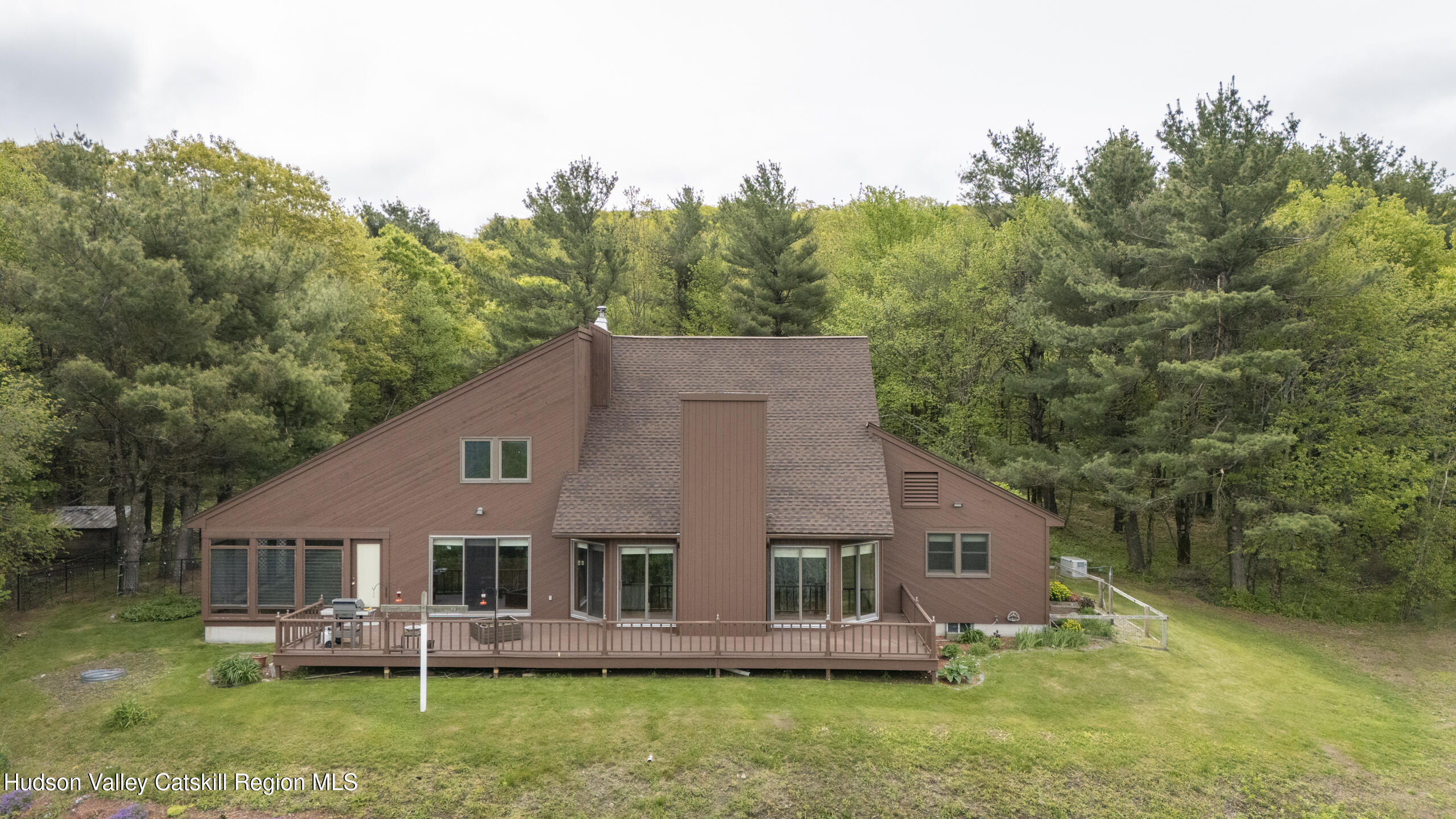 East Chatham, New York 12060, United States, 3 Bedrooms Bedrooms, ,3 BathroomsBathrooms,Residential,Active,151677