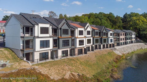 Townhouse For Sale - 20 Icehouse Drive<br/> Saugerties, NY 12477