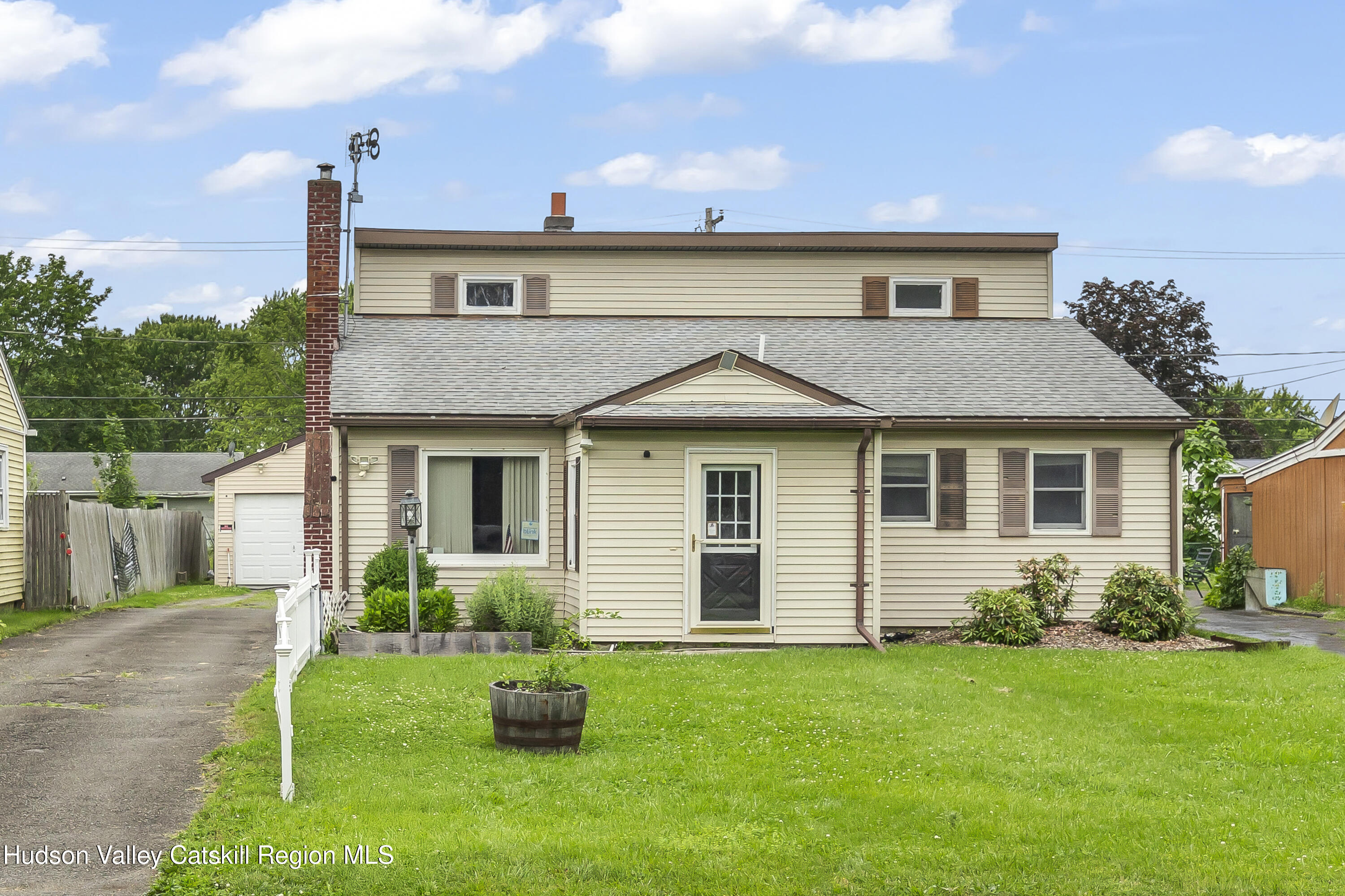 321 Lincoln Boulevard, Hudson, New York - 3 Bedrooms  
2 Bathrooms - 