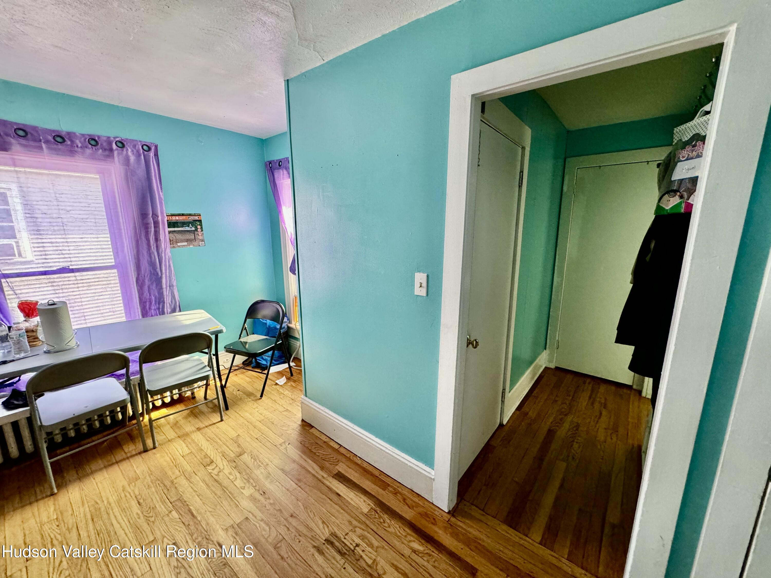 Kingston, New York 12401, United States, 5 Bedrooms Bedrooms, ,2 BathroomsBathrooms,Residential,Active,83809