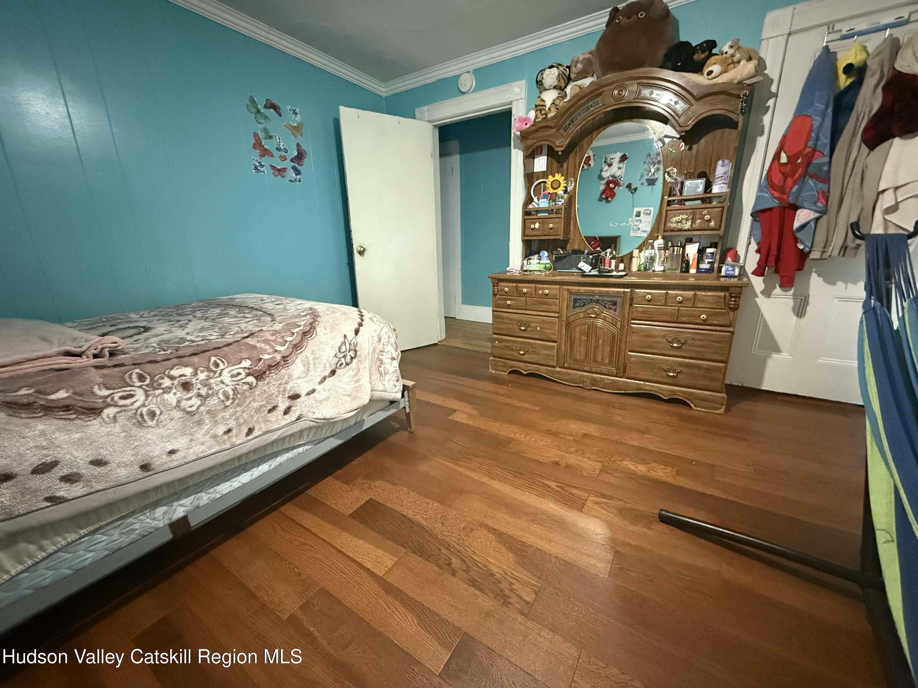 Kingston, New York 12401, United States, 5 Bedrooms Bedrooms, ,2 BathroomsBathrooms,Residential,Active,83809