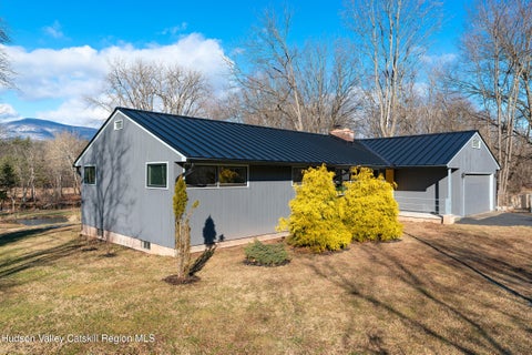 Homes For Rent - 324 Fish Creek Road<br/> Saugerties, NY 12477