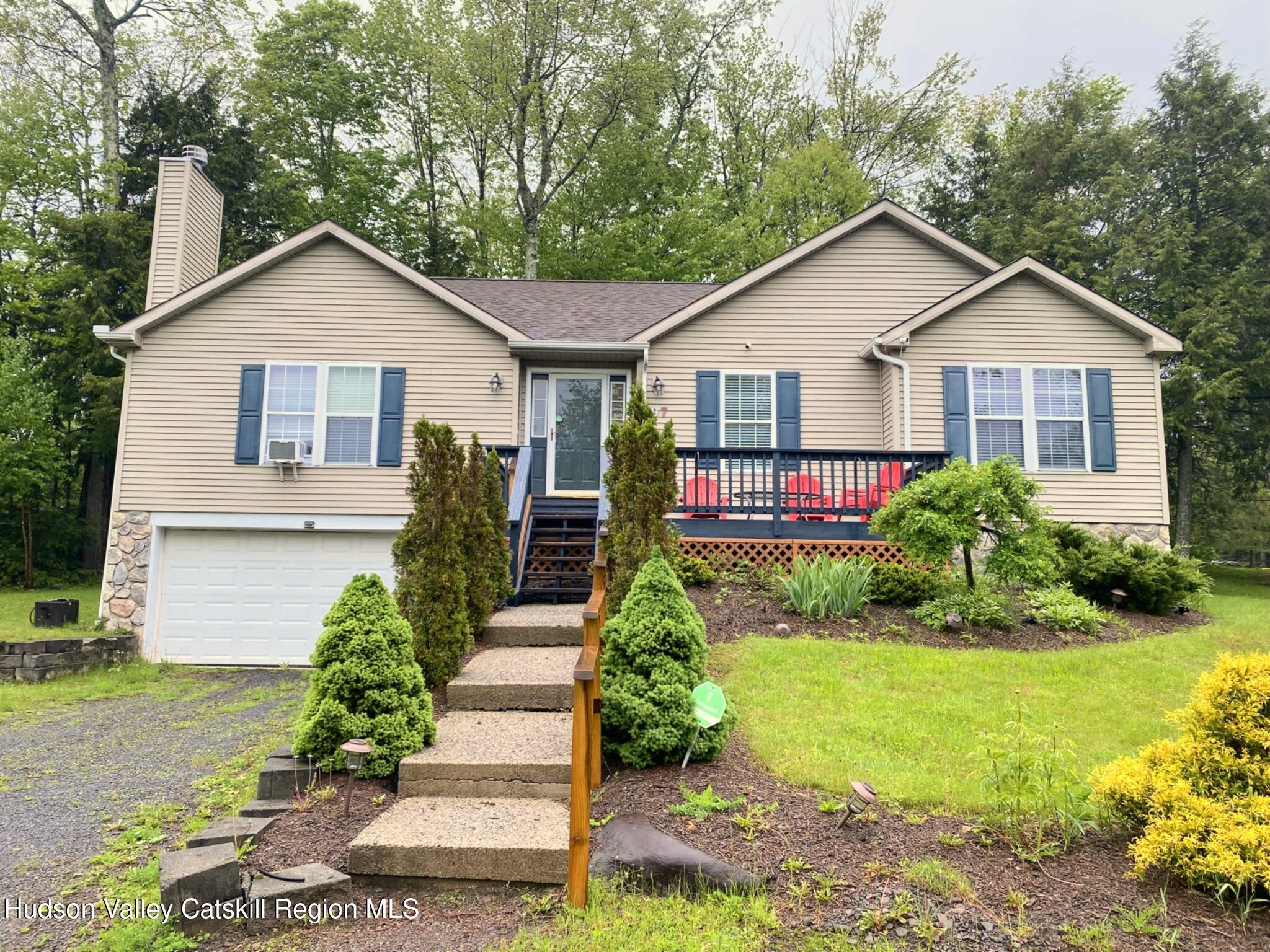 Rental Property at 97 Pleasant View Drive, Tannersville, New York - Bedrooms: 3 
Bathrooms: 3  - $3,000 MO.