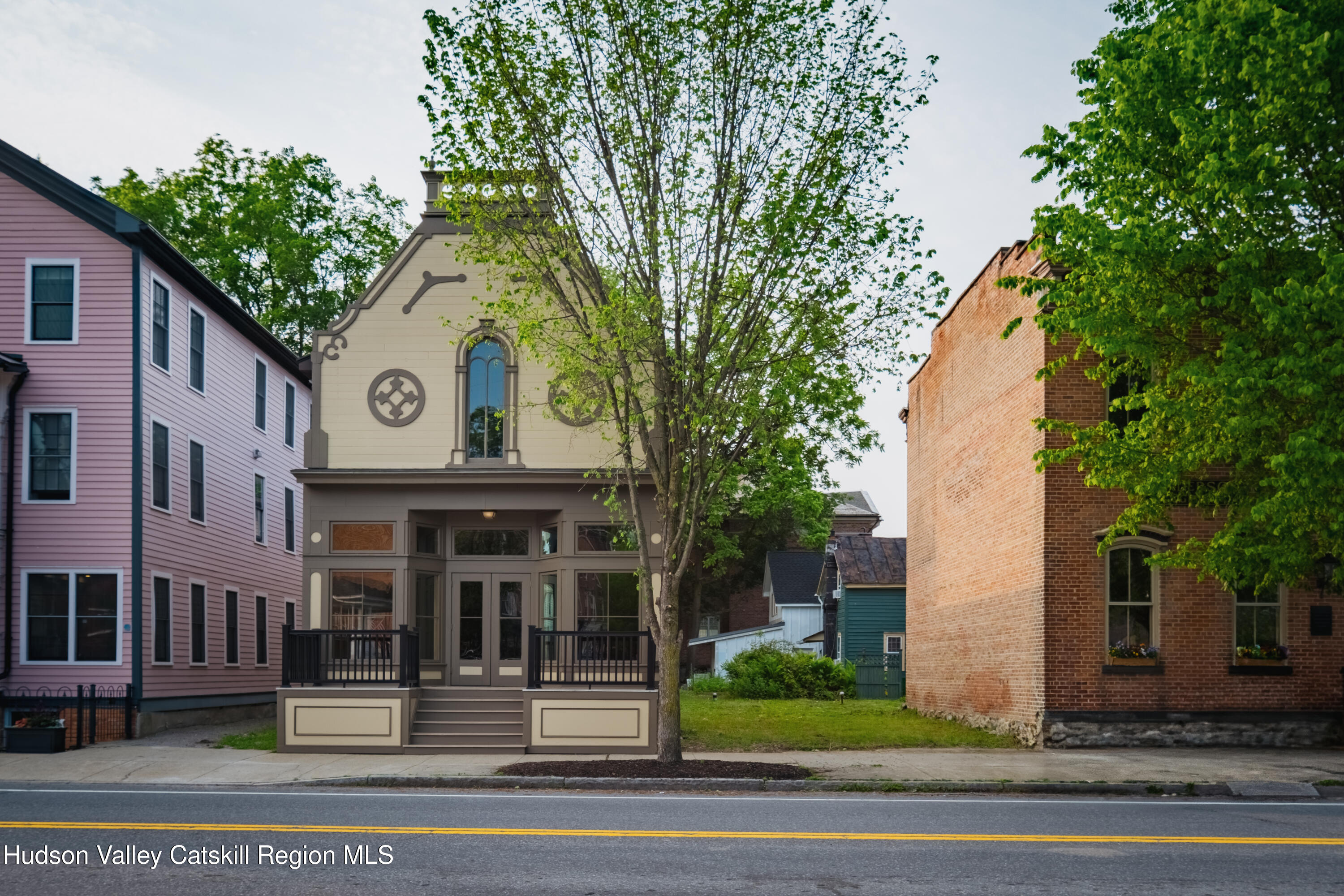 6 Broad Street, Kinderhook, New York - 3 Rooms - 