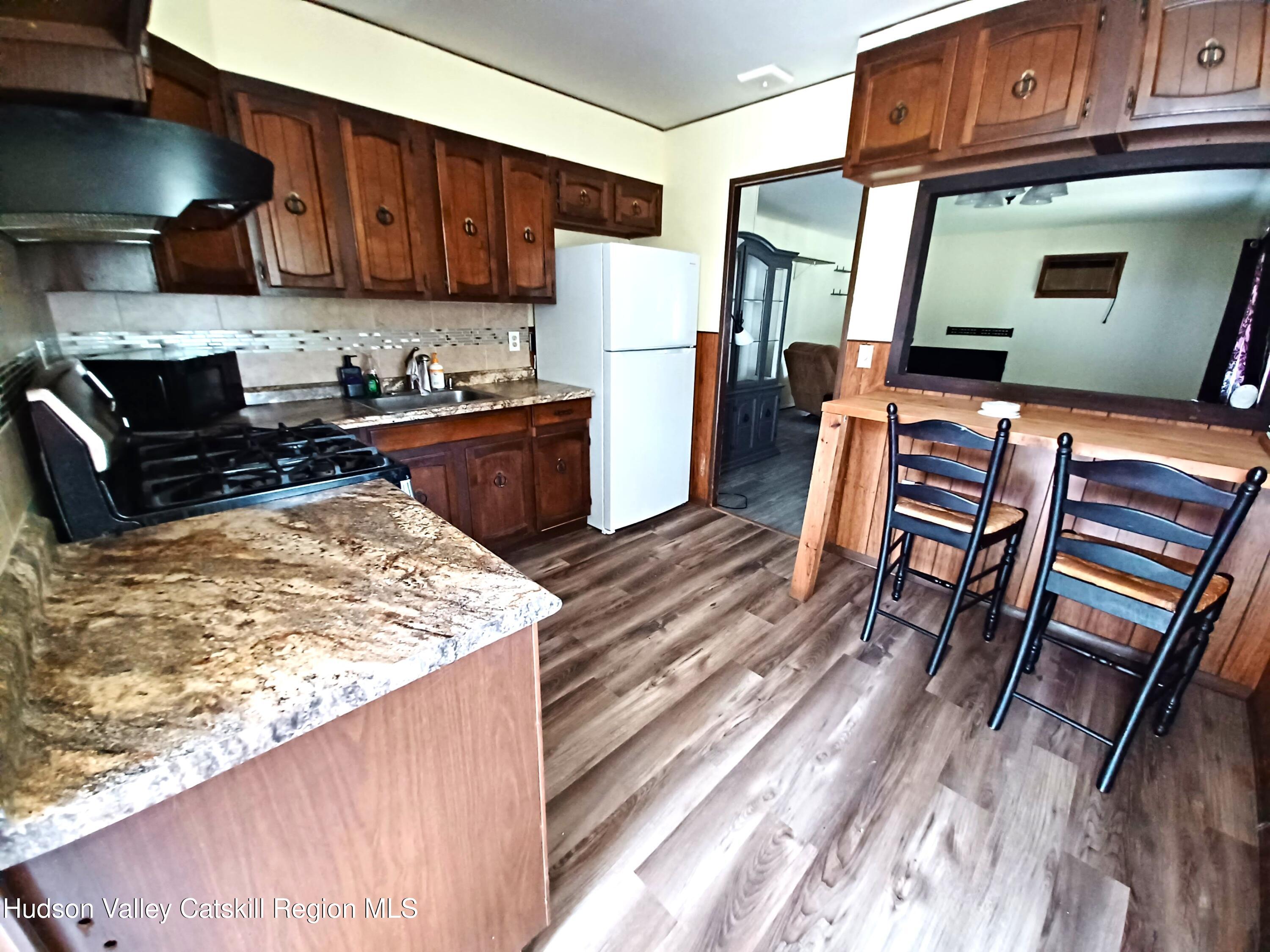 14 Center Road, High Falls, Texas image 3