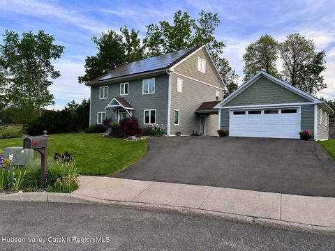 Photo of 10 Taylor Street, New Paltz, NY 12561 (MLS # 20261794)