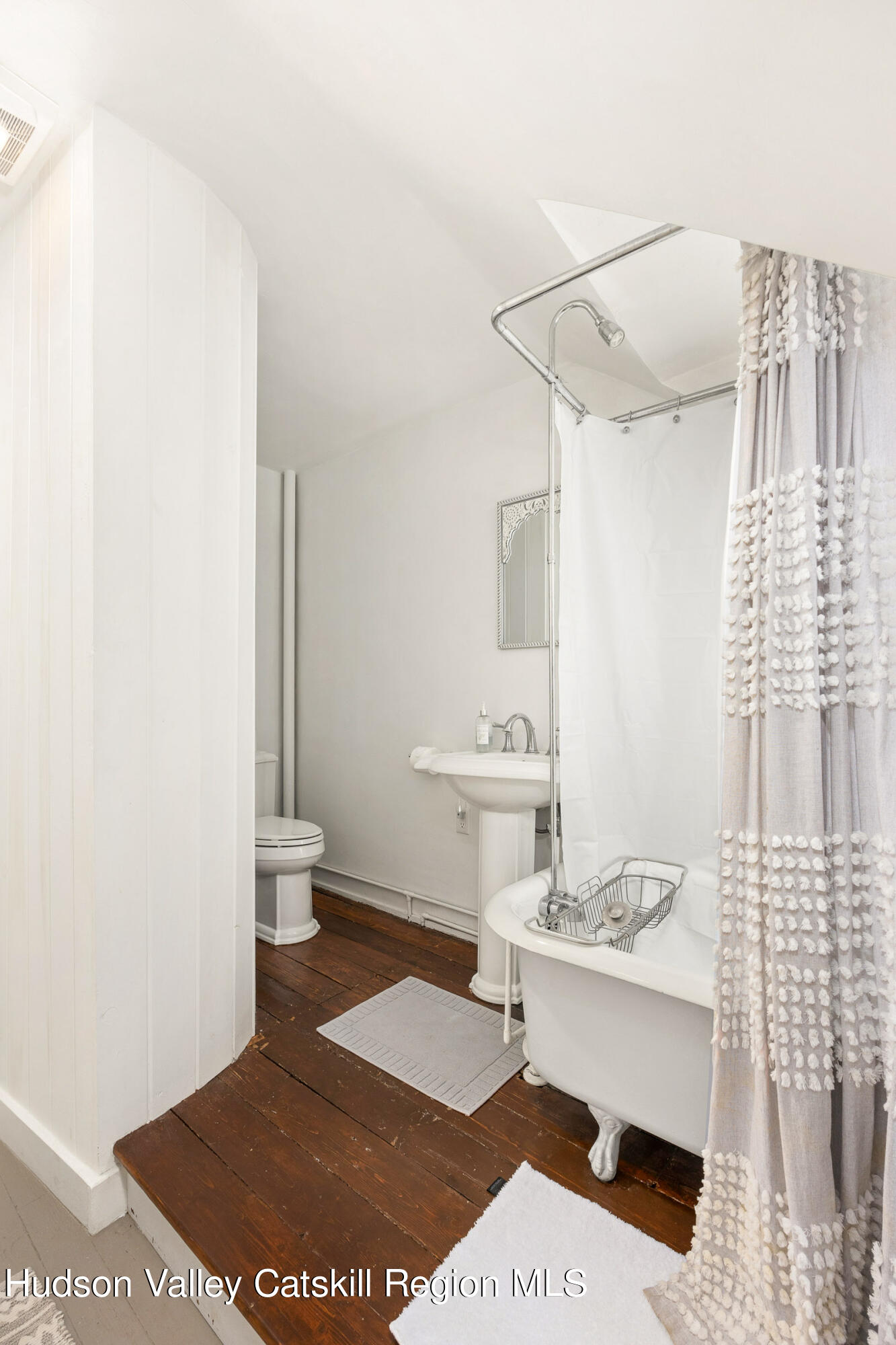 New Paltz, New York 12561, United States, 6 Bedrooms Bedrooms, ,5 BathroomsBathrooms,Residential,Active,57918