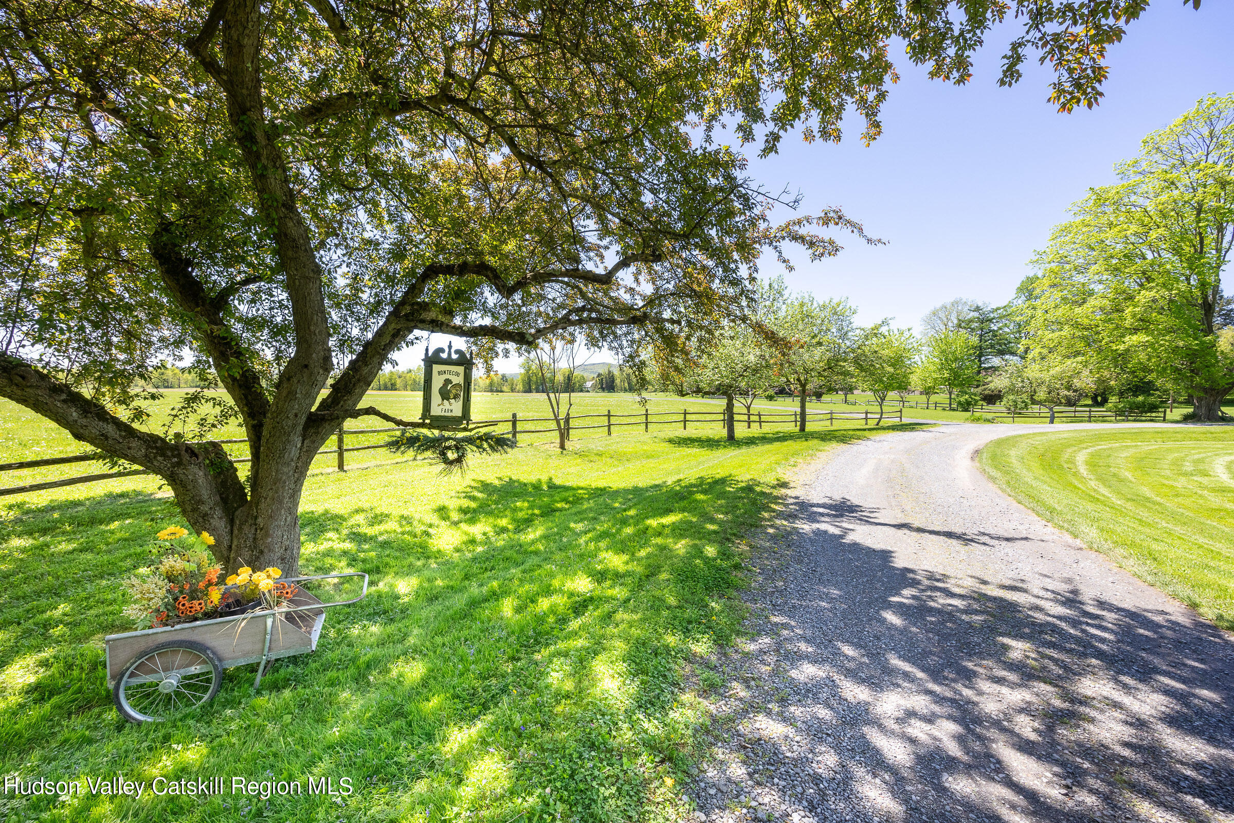 New Paltz, New York 12561, United States, 6 Bedrooms Bedrooms, ,5 BathroomsBathrooms,Residential,Active,57918