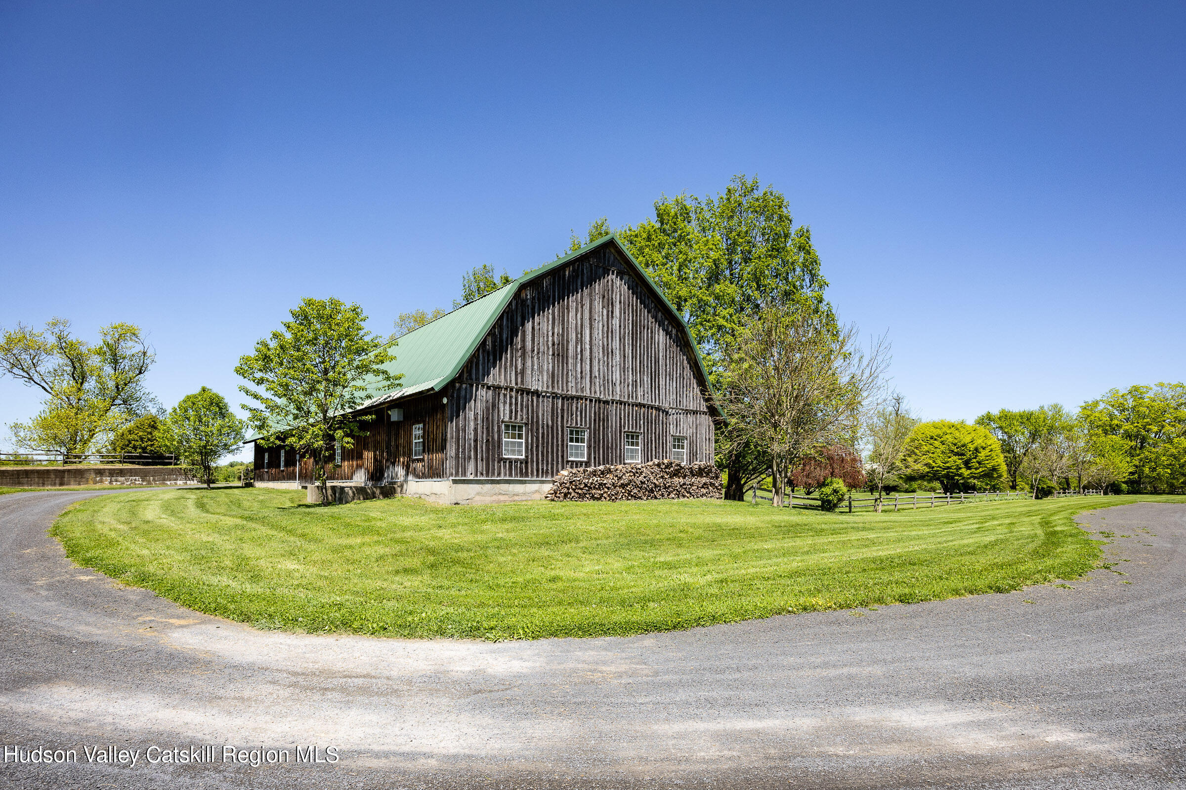 New Paltz, New York 12561, United States, 6 Bedrooms Bedrooms, ,5 BathroomsBathrooms,Residential,Active,57918