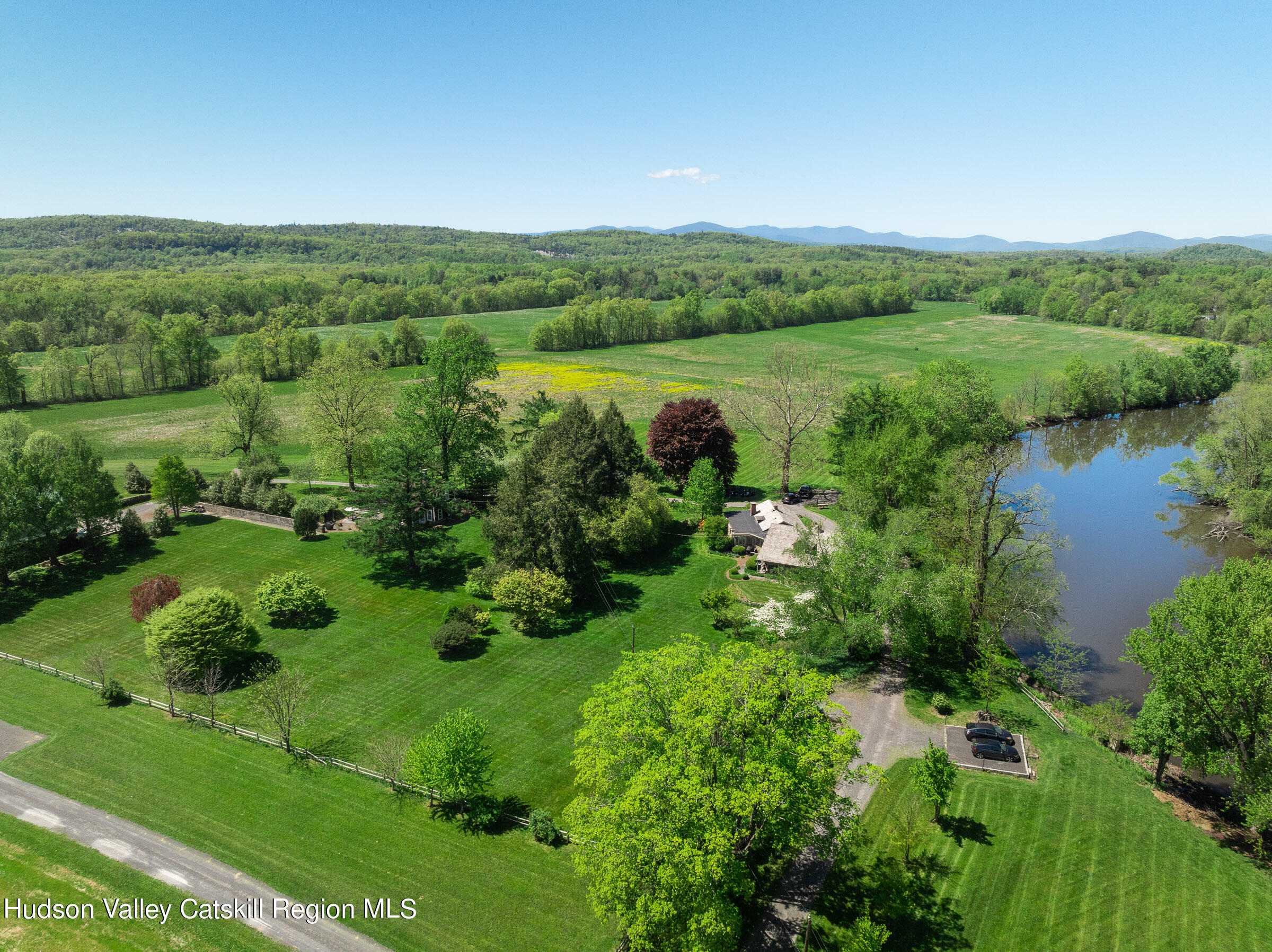 New Paltz, New York 12561, United States, 6 Bedrooms Bedrooms, ,5 BathroomsBathrooms,Residential,Active,57918