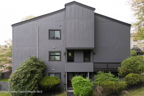 Photo of 1608 Mulberry Court, Poughkeepsie, NY 12603 (MLS # 20262376)
