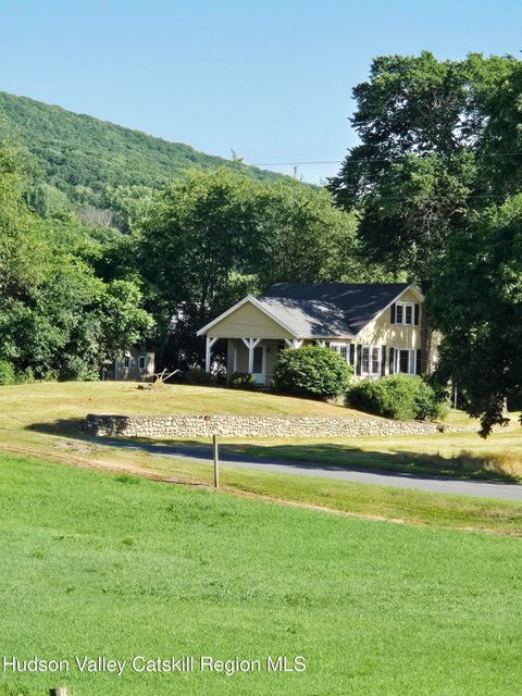 Homes For Rent - 479 North Mountain Road<br/> Copake Falls, NY 12517