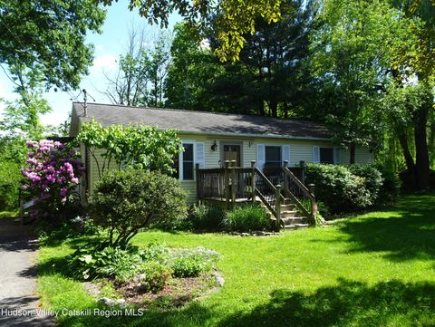 Photo of 4 Ebs Lane Ln, Athens, NY 12015 (MLS # 20262806)