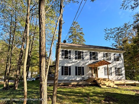 Photo of 14 Park Road, Chichester, NY 12416 (MLS # 20254932)