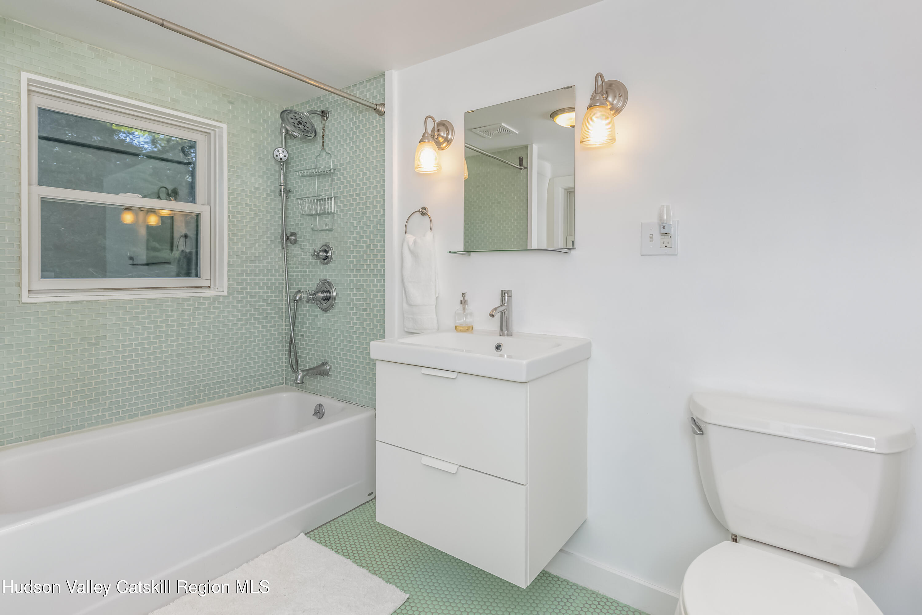 Accord, New York 12404, United States, 3 Bedrooms Bedrooms, ,2 BathroomsBathrooms,Residential,Active,179347