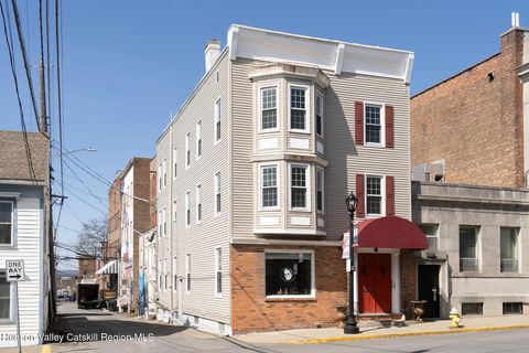 Homes For Sale - 11 S South 6th Street<br/> Hudson, NY 12534