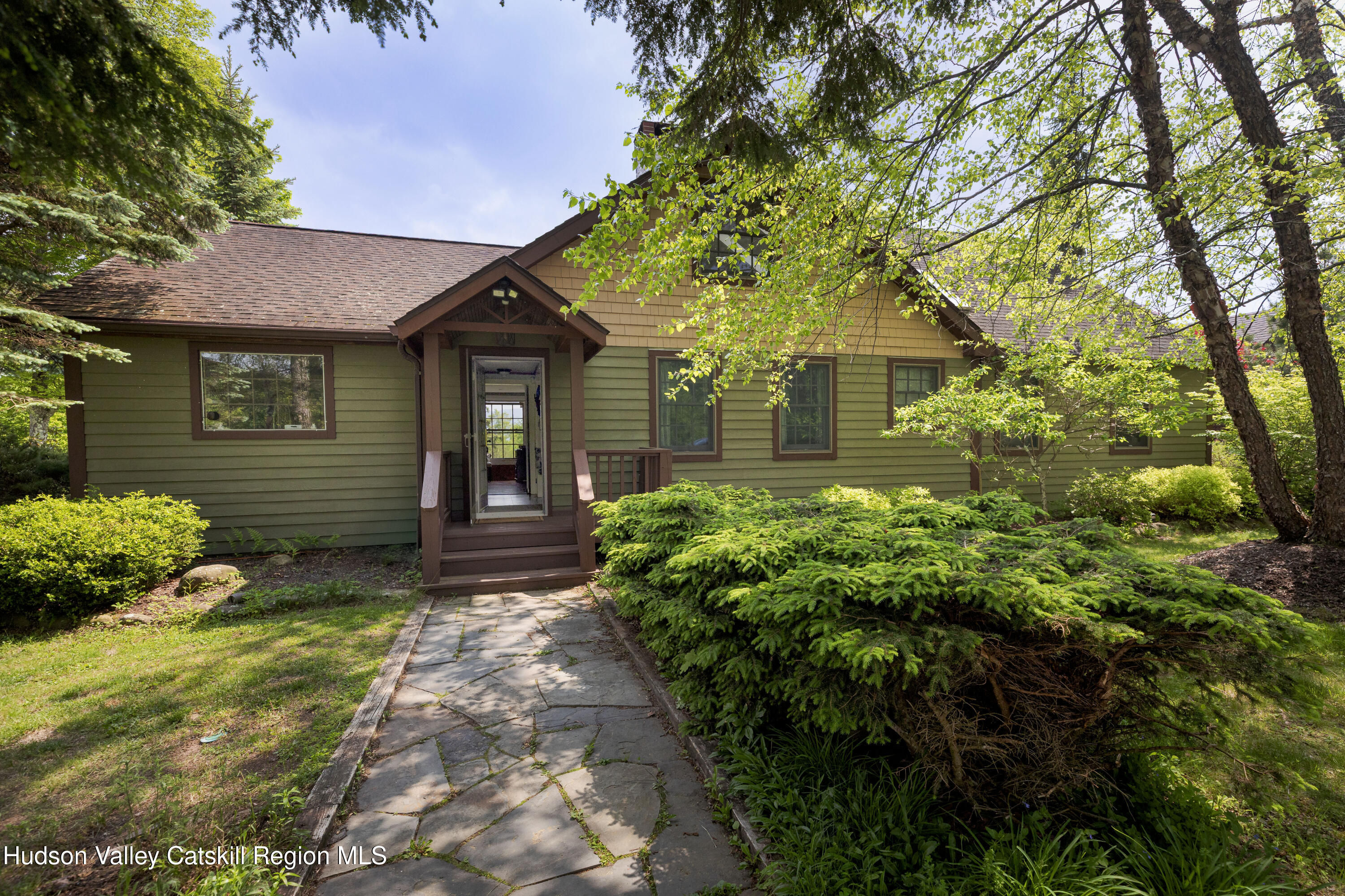 101 Kip Road, Tannersville, New York - 5 Bedrooms  
6 Bathrooms  
11 Rooms - 