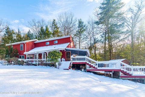Photo of 28 John Carle Road, Saugerties, NY 12477 (MLS # 20256044)